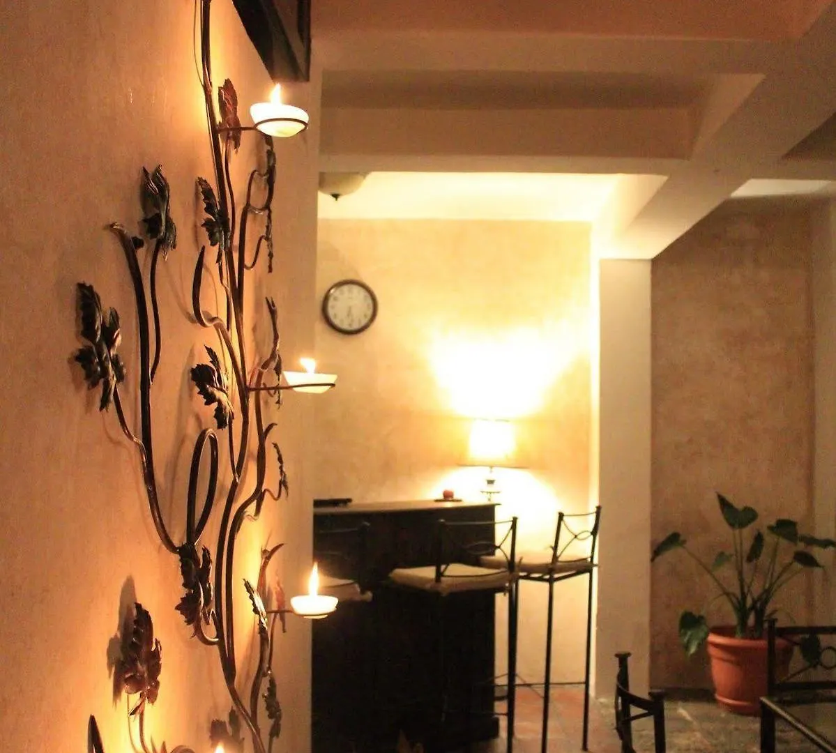 ****  אנטיגואה גואטמלה Hotel Posada De La Luna הונדורס